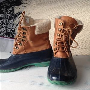 Sperry Topsider rubber duck style boots
